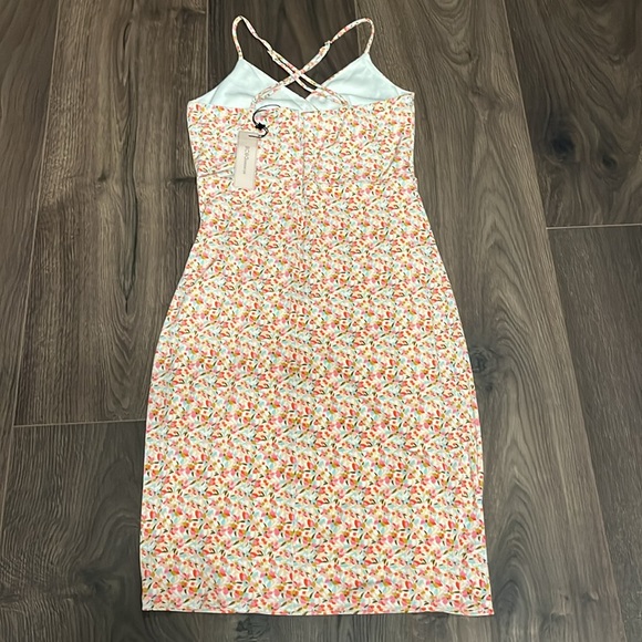 NWT 🌸 BCBGeneration 🌺 Floral Print Sleeveless Faux Wrap Mini Dress - size 4 - Picture 8 of 8